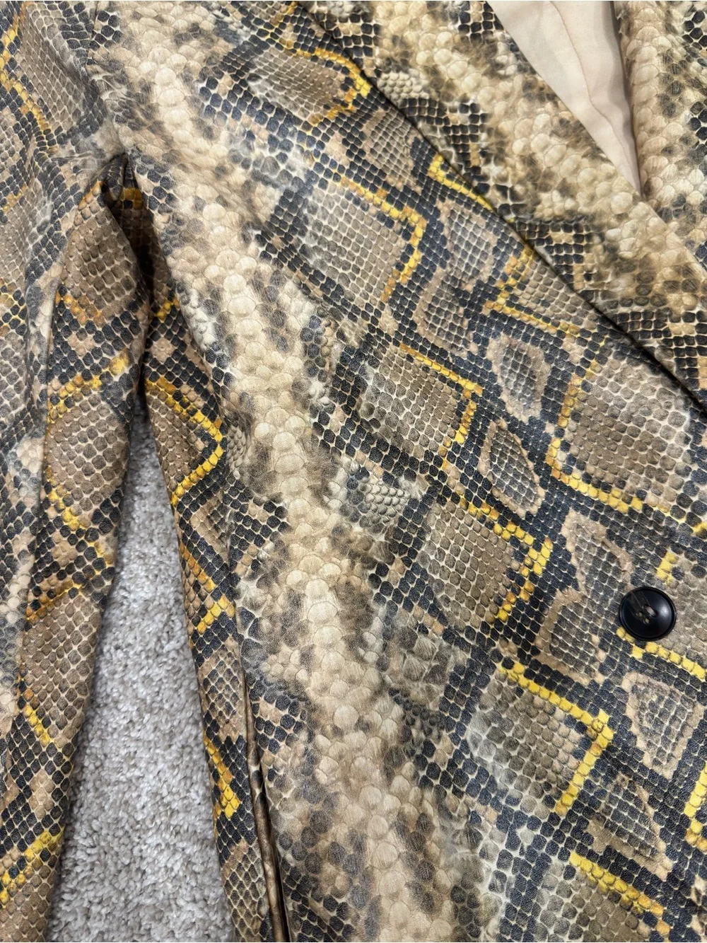 Retro AKIRA Snake-Print Trench Coat - Beige with Baby and Banana Yellow Accents